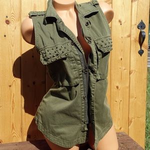 Guess Army Green Vest sleeveless studs zipper snap